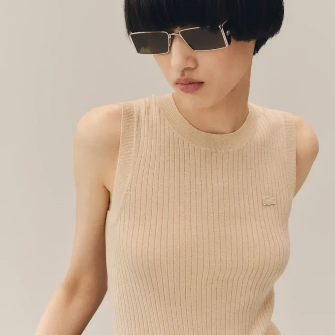 Merino Wool 3D Knit Sleeveless Sweater