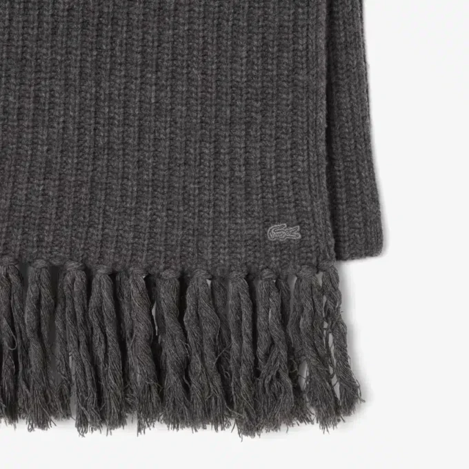 Women’s Fringed Wool Scarf