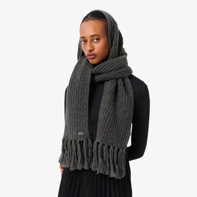 Women’s Fringed Wool Scarf